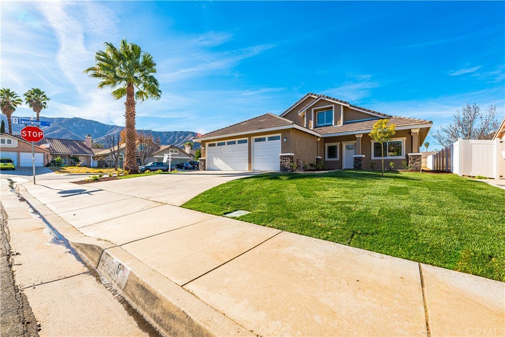 Property Photo:  32505 Oak Knoll Lane  CA 92530 