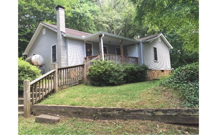 Property Photo:  220 Woody Street  GA 30555 