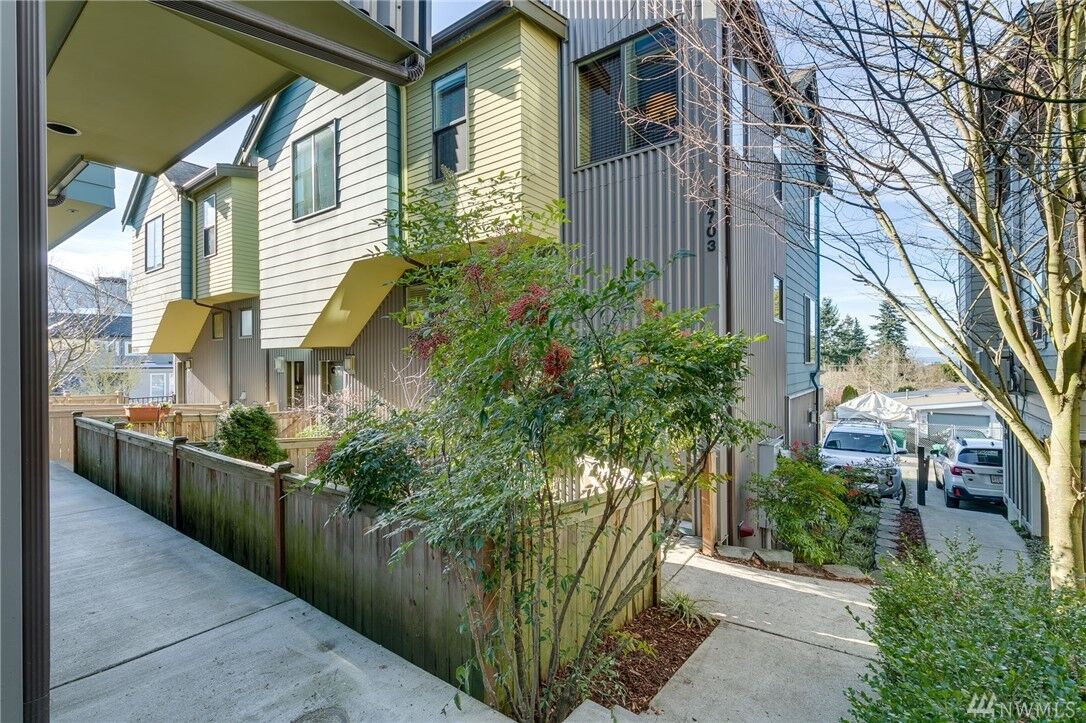 Property Photo: 10703 Greenwood Ave N D WA 98133