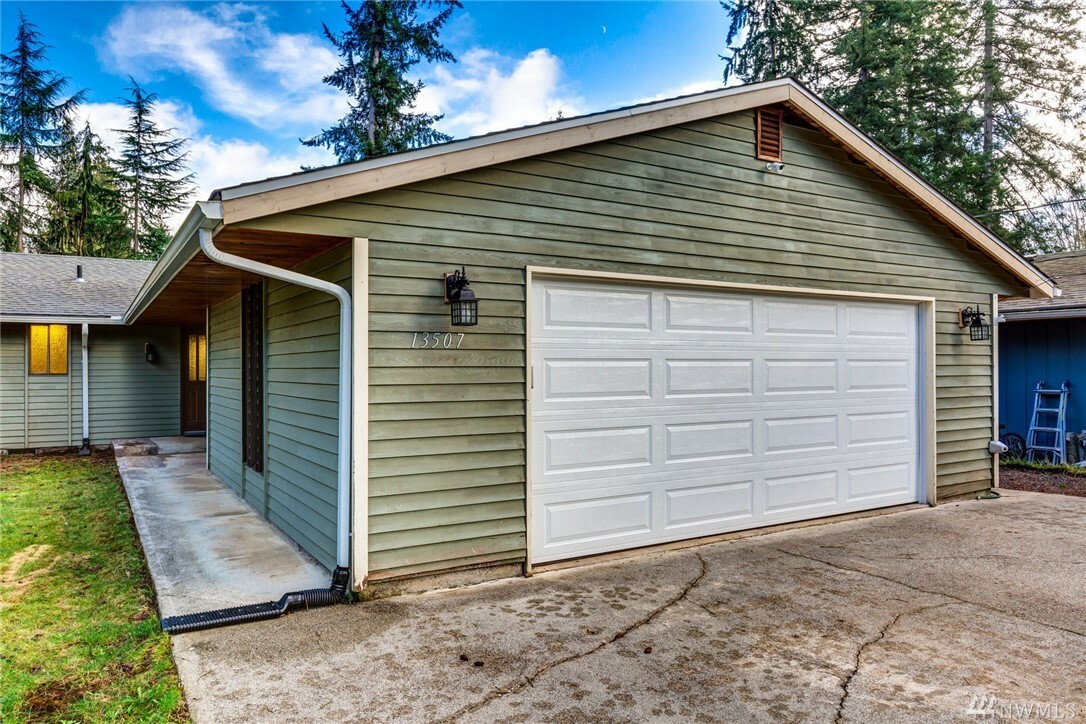 Property Photo:  13507 56th Dr NE  WA 98271 