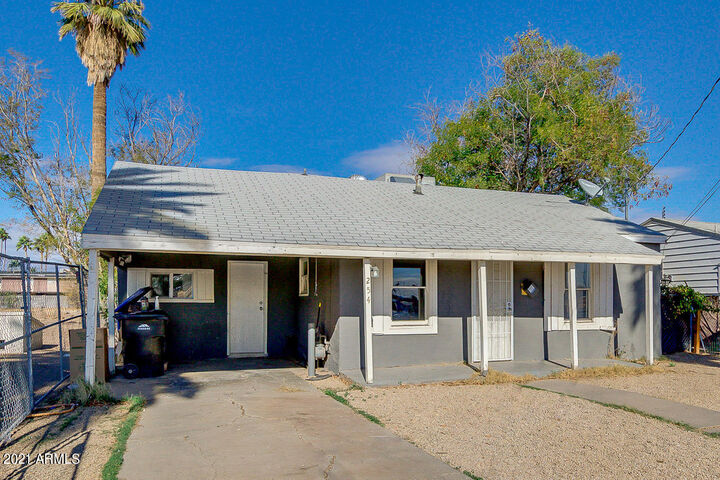 Property Photo: 254 E 2nd Avenue AZ 85210
