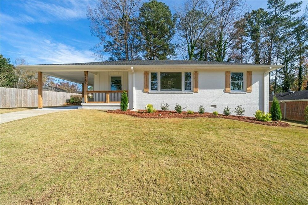 Property Photo:  2785 Parkwood Rd  GA 30080 