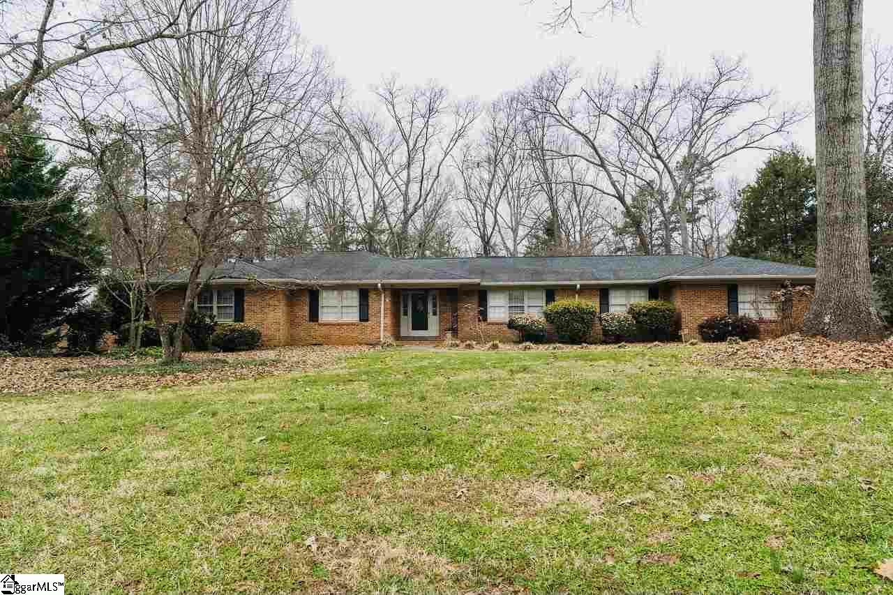 Property Photo:  301 Lake Forest Drive  SC 29307 