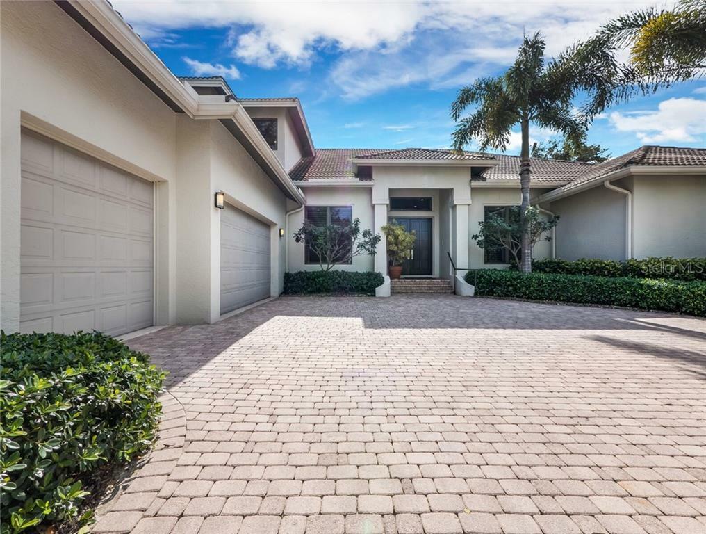 Property Photo:  3302 Sabal Cove Lane  FL 34228 