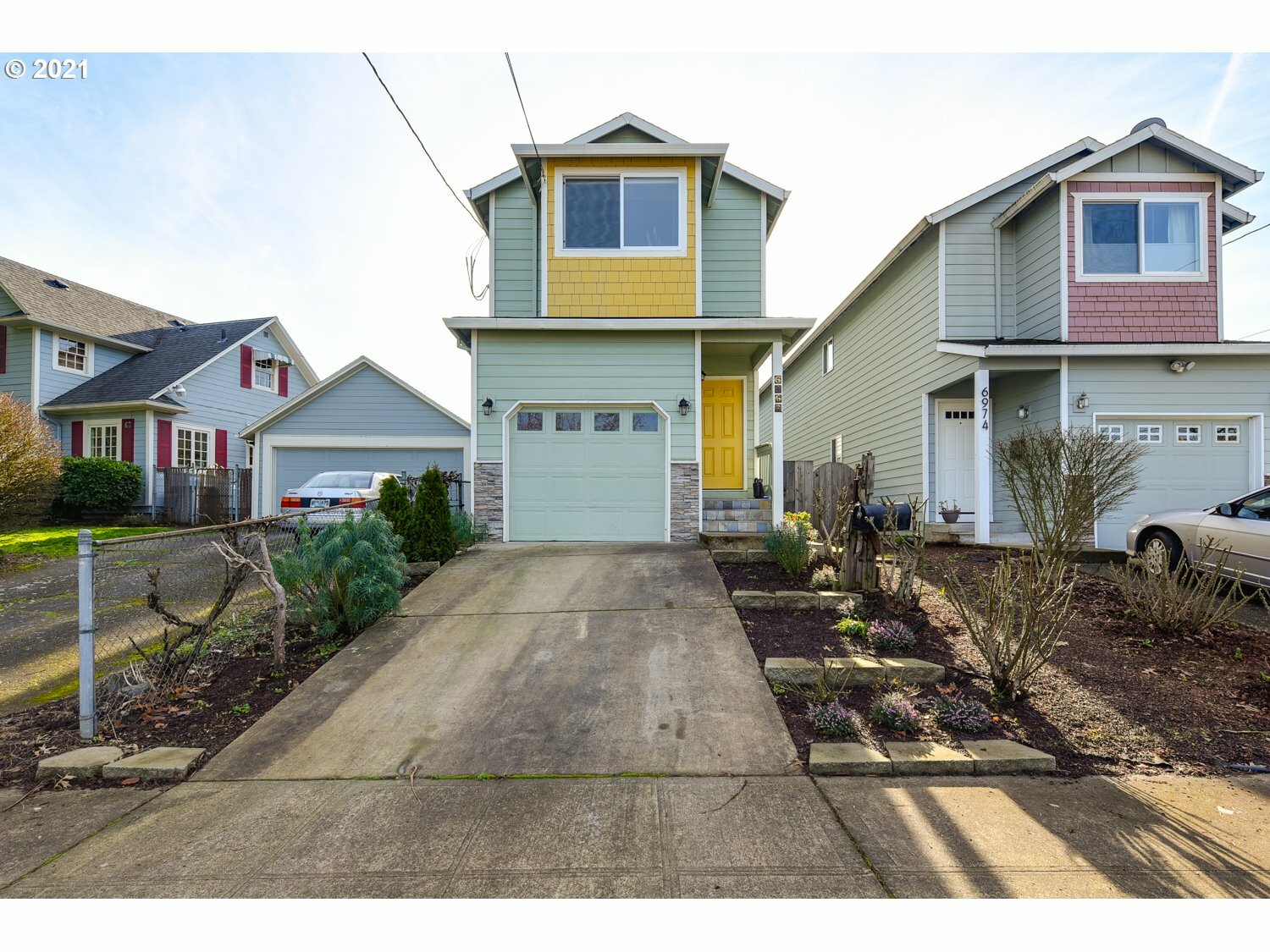 Property Photo:  6968 N Columbia Way  OR 97203 