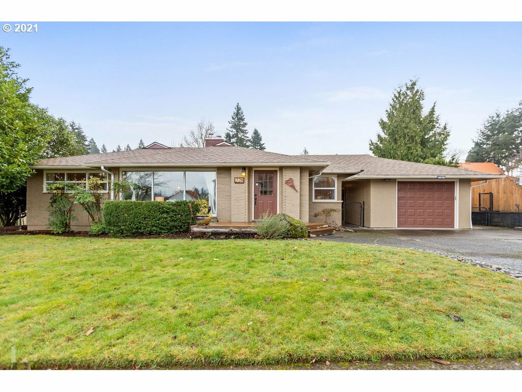 Property Photo:  228 NE 19th Ave  WA 98607 