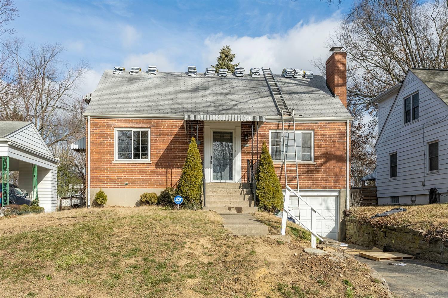 Property Photo: 1504 St Clair Ave OH 45231