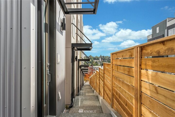 Property Photo: 3078 SW Avalon Way C WA 98126