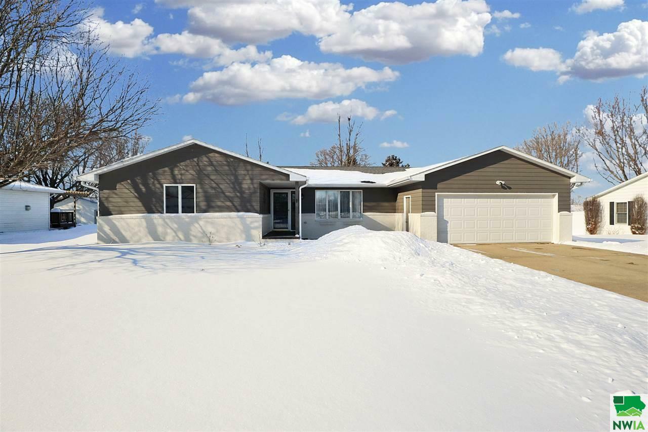 Property Photo:  69 Pinney Rd  IA 51039 