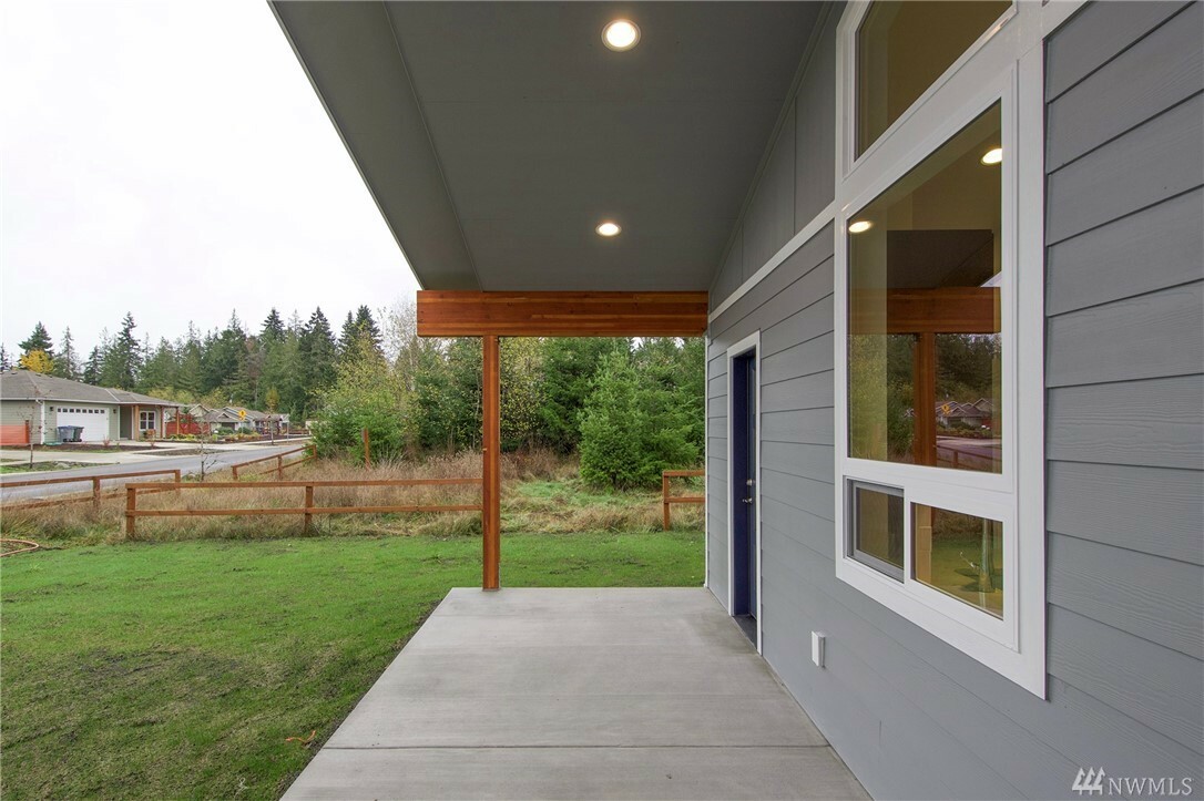 Property Photo:  1430 Rook Dr  WA 98362 