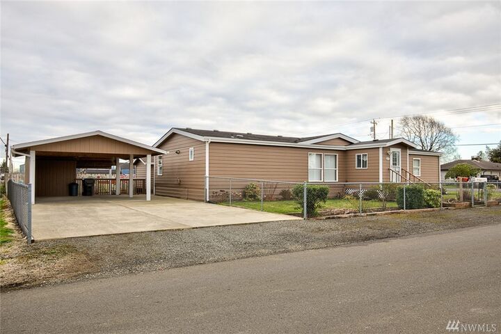 Property Photo: 406 Haight St WA 98520