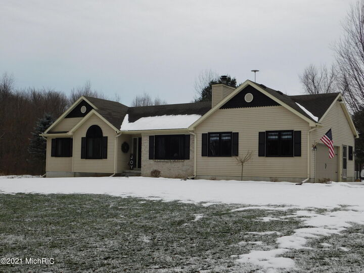 9364 Hiddenwood Lane  Portland MI 48875 photo