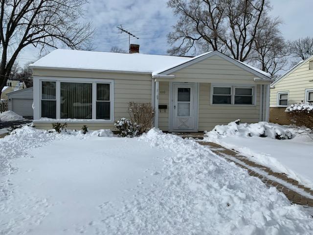 Property Photo: 1010 N Douglas Avenue IL 60004