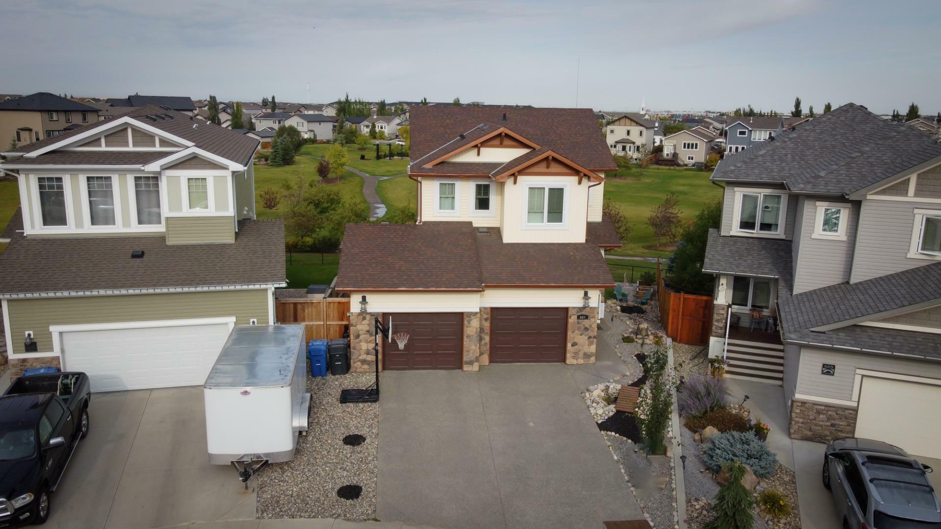 Property Photo: 669 Twinriver Crescent W AB T1J 5G1