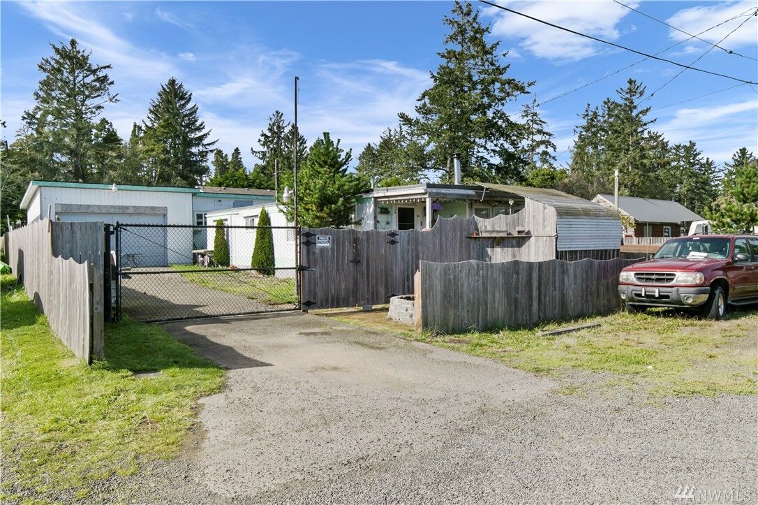 Property Photo: 851 St Helens WA 98595