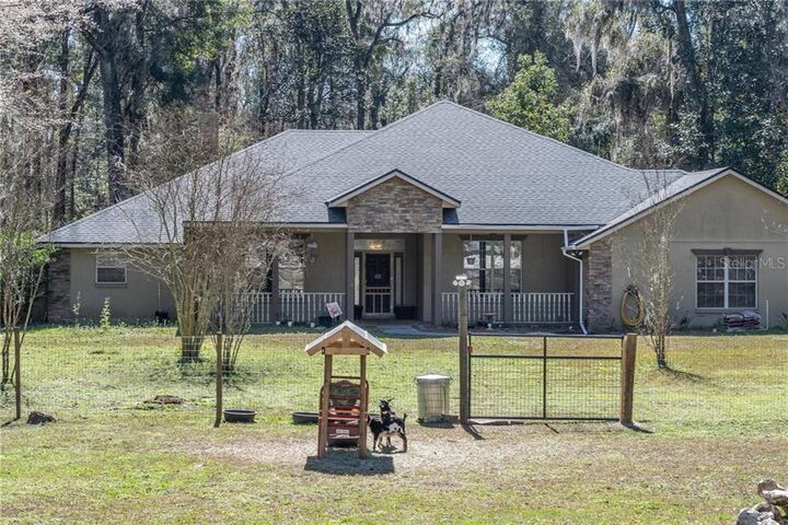 Property Photo: 4880 SE 117th Place FL 34420