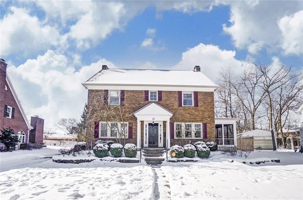 Property Photo: 37 S Kensington Place OH 45504