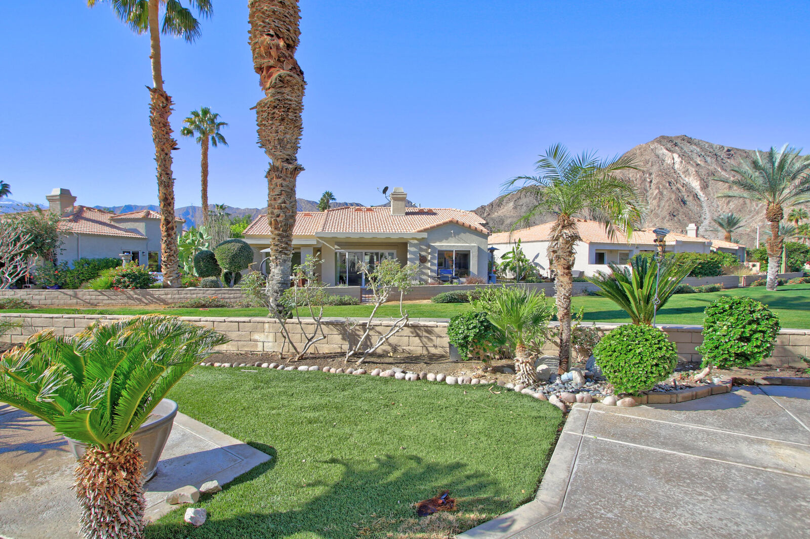 Property Photo:  48227 Calle Florista  CA 92253 