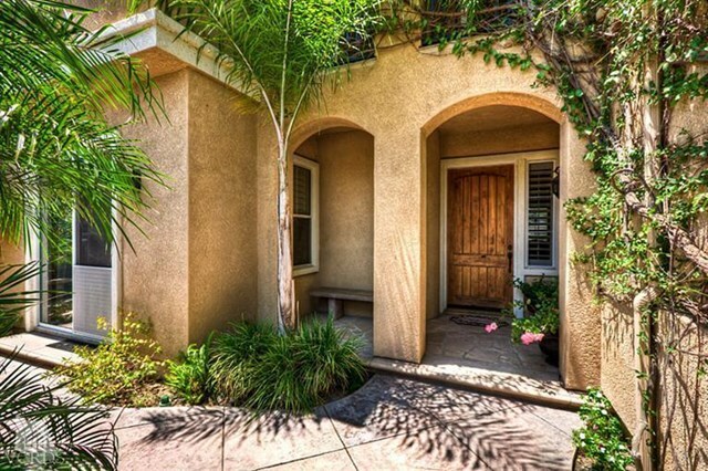 Property Photo:  5289 Via Dolores  CA 91320 