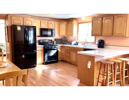 Property Photo:  21 Wakefield Ave  MA 01570 
