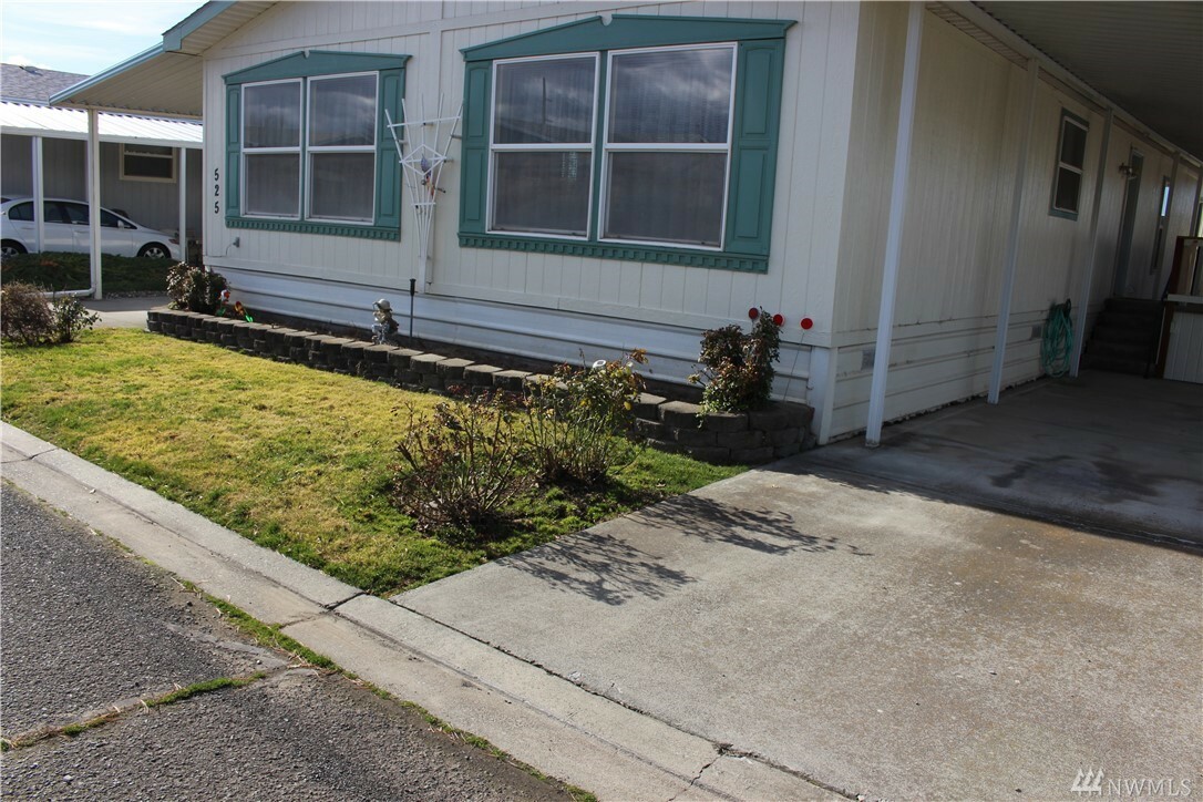 Property Photo:  525 NE Villa Ave NE  WA 99324 