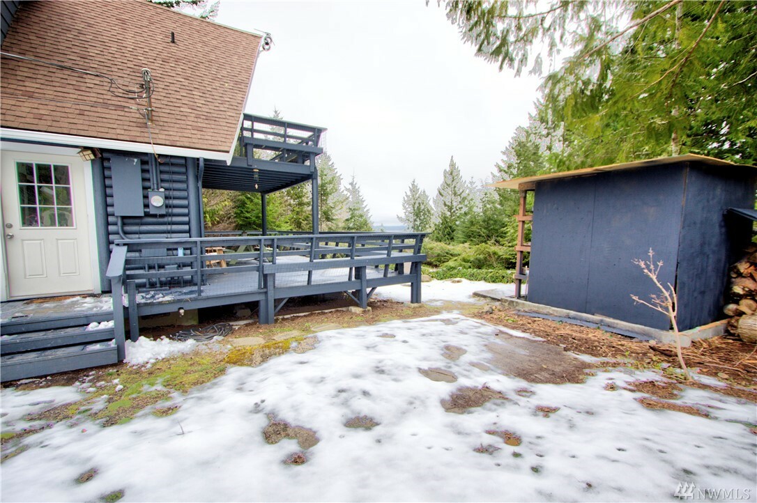 Property Photo:  810 E Creekside Dr  WA 98528 