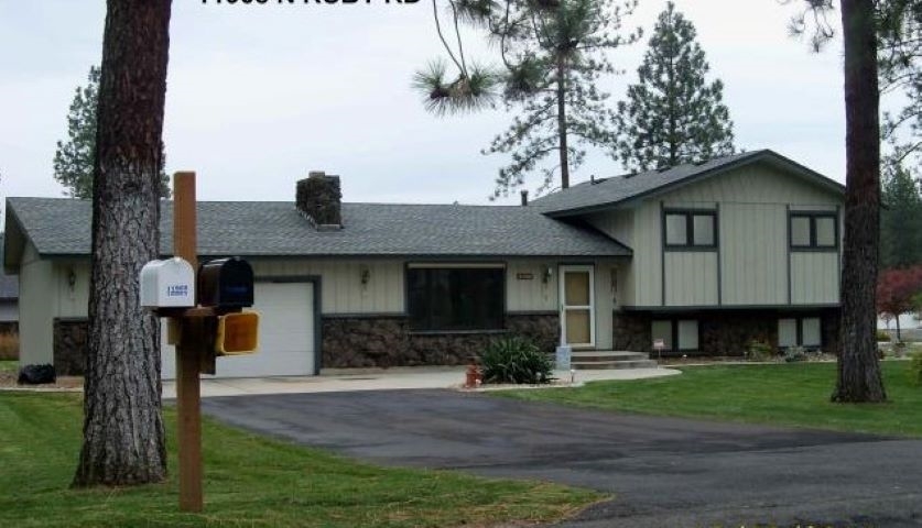 Property Photo: 11908 N Ruby St WA 99218-1919