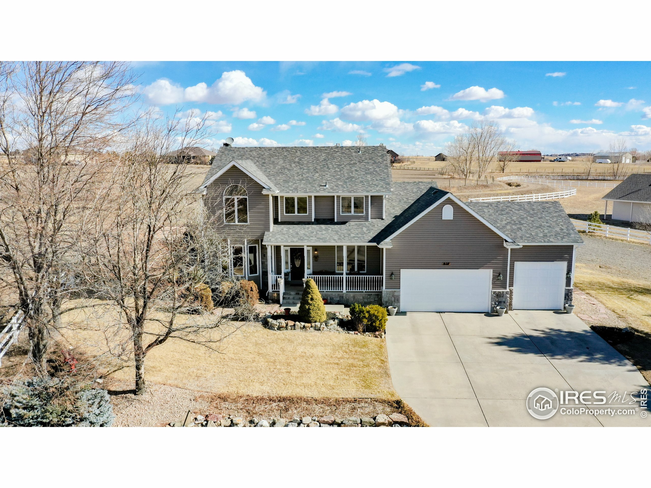 Property Photo:  937 Clydesdale Ln  CO 80550 