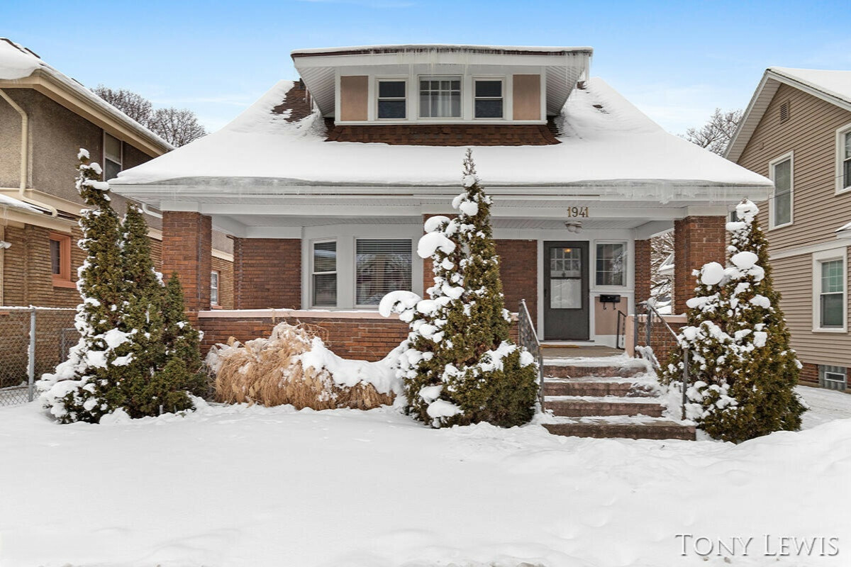 Property Photo:  1941 Madison Avenue SE  MI 49507 