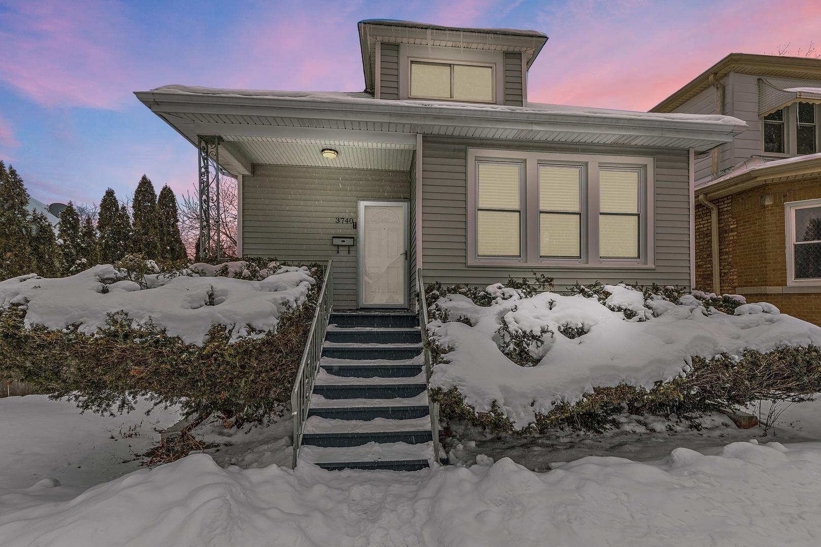 Property Photo:  3740 N Newland Avenue  IL 60634 