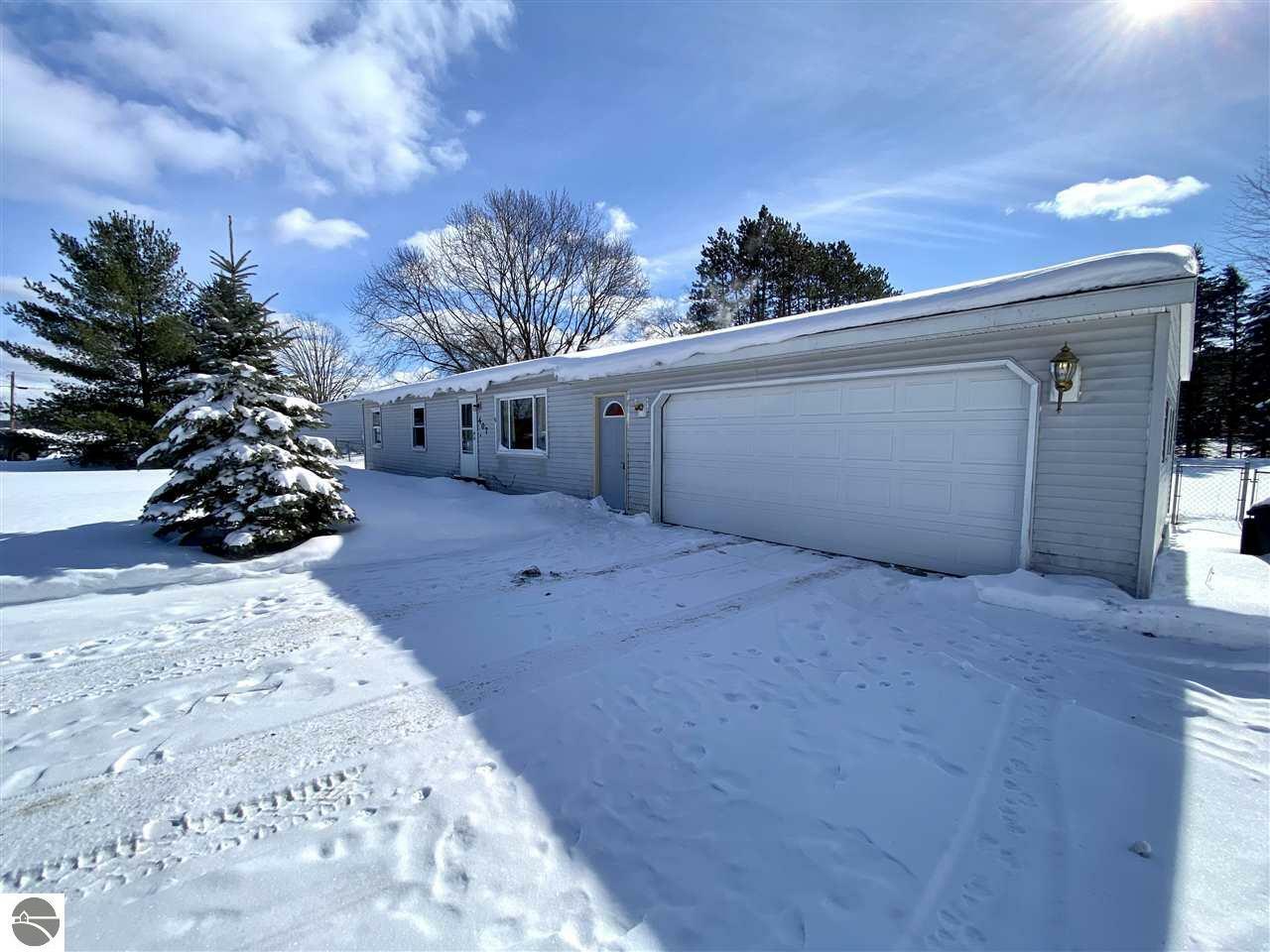 Property Photo:  407 16th Street  MI 49601 