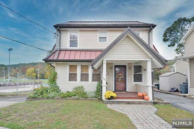 Property Photo:  164 Bamford Avenue  NJ 07506 