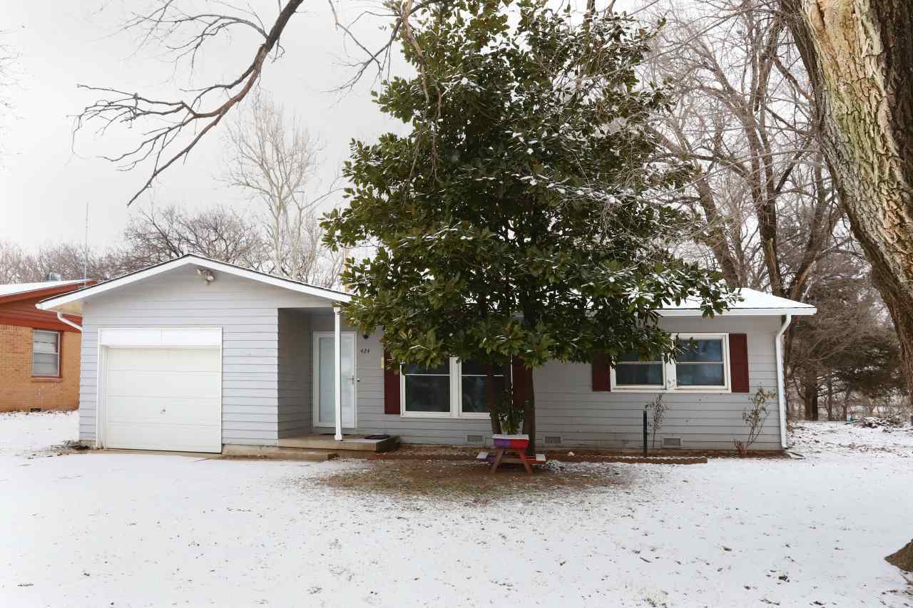 Property Photo:  424 Spring Dr  KS 67060 