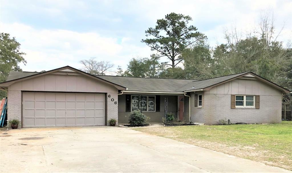 Property Photo:  606 Davidson Street  GA 31313 