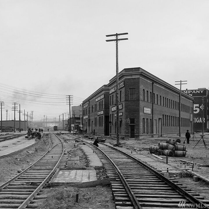 Property Photo:  590 1st Ave S 510  WA 98104 