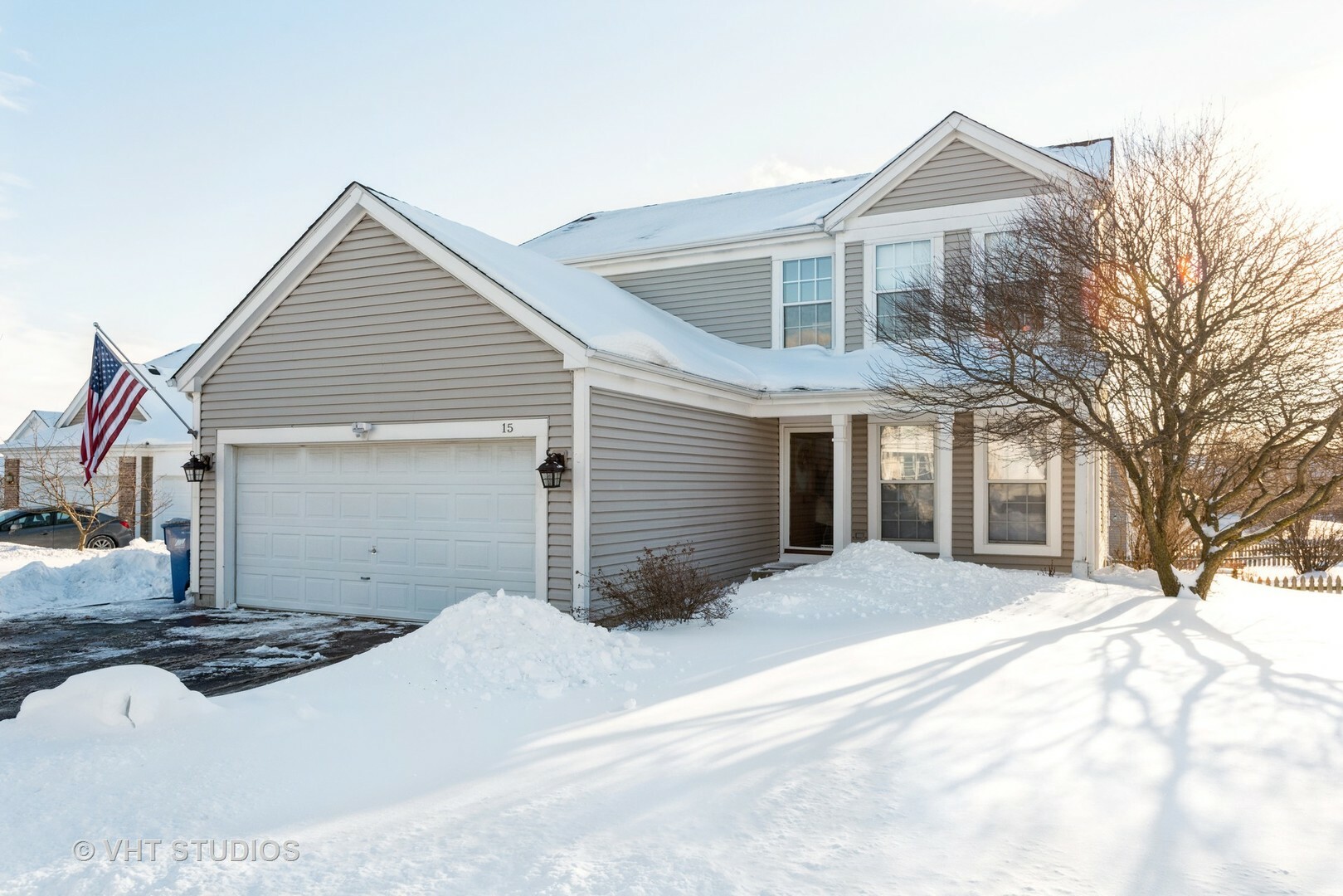 Property Photo: 15 Dorset Court IL 60177