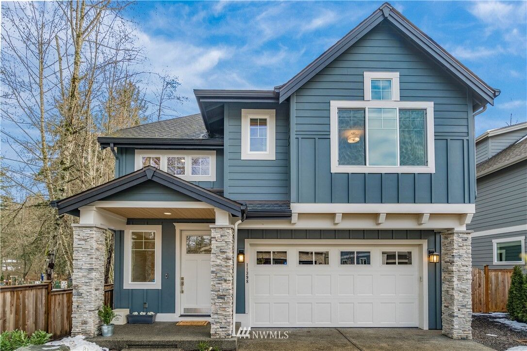 Property Photo:  11398  174th Avenue NE  WA 98052 