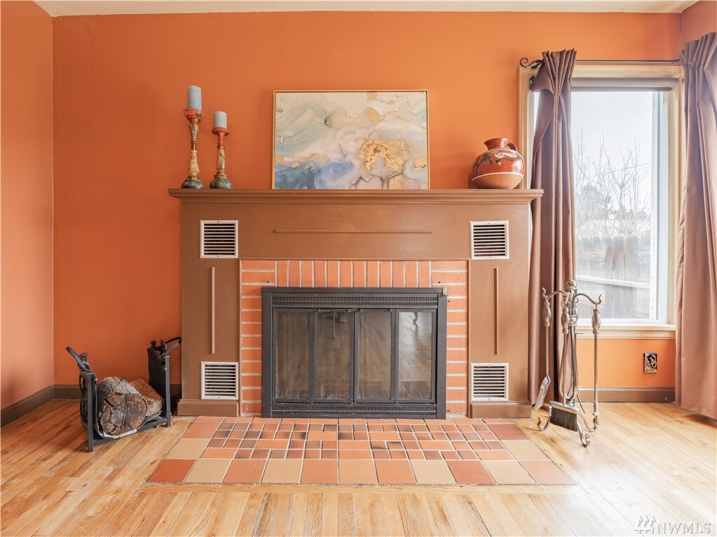 Property Photo: 1023 Tyler St WA 98801