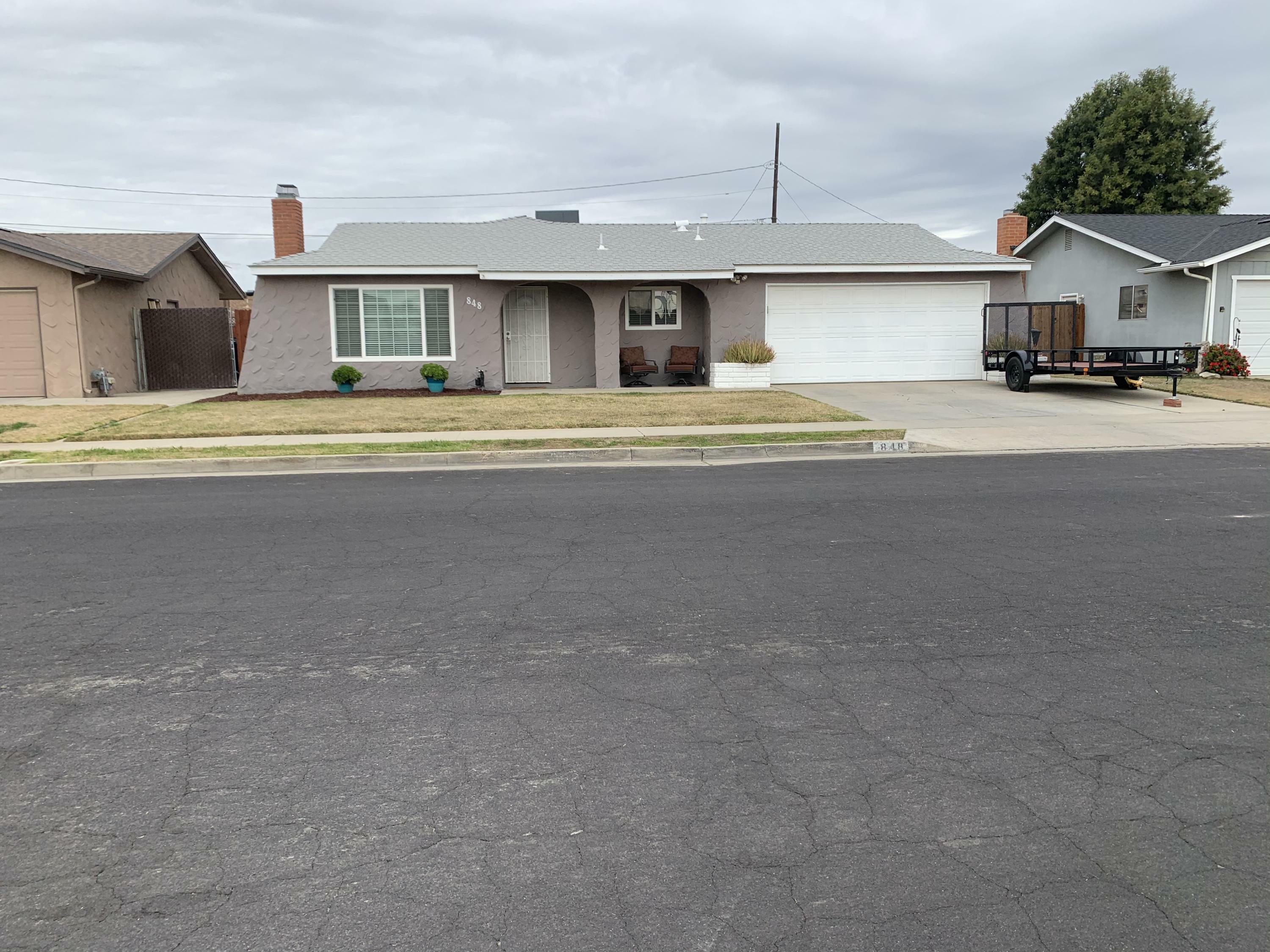 Property Photo:  848 Clover Lane  CA 93230 