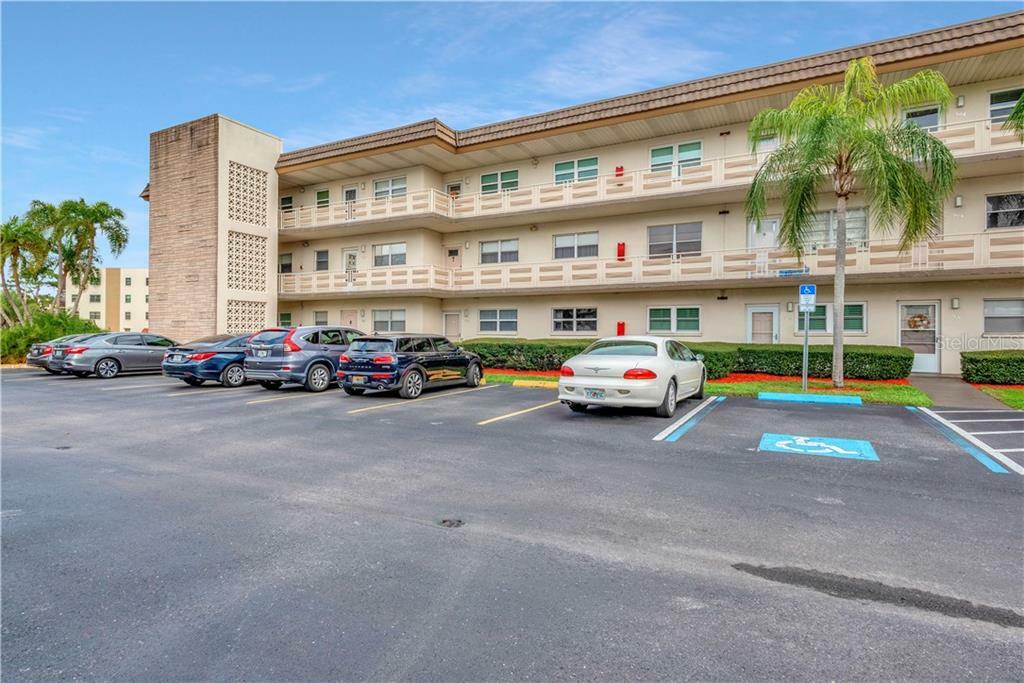 Property Photo: 5750 80th Street N B204 FL 33709