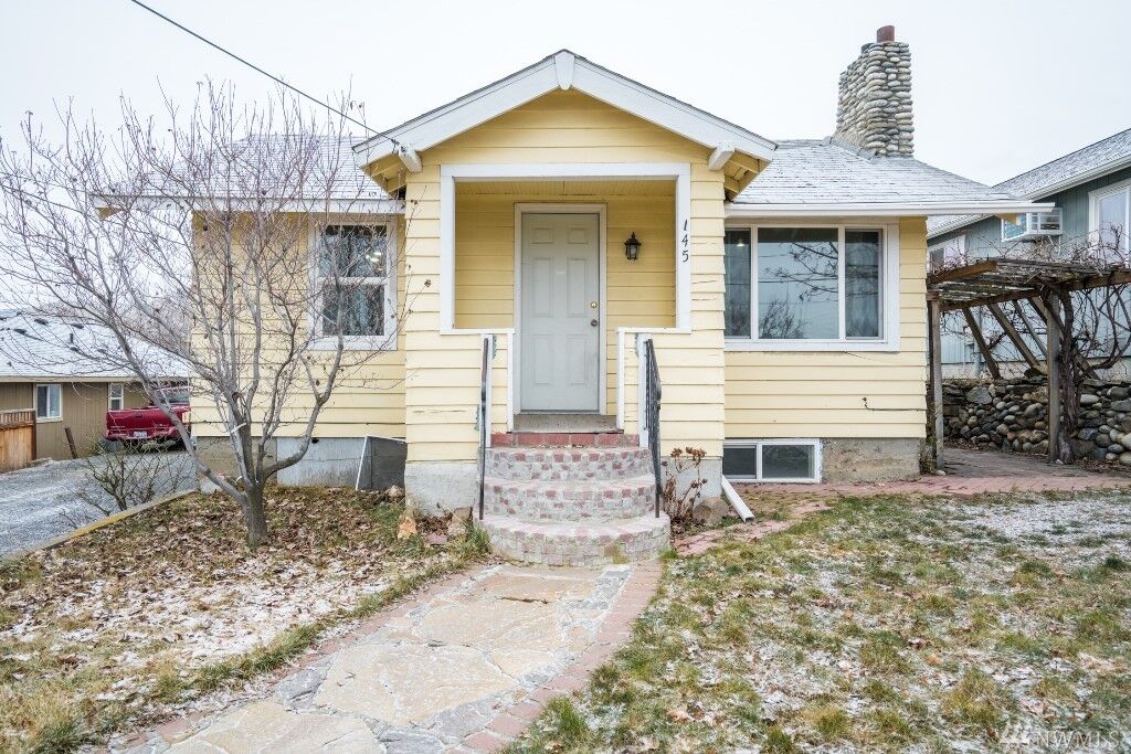 Property Photo:  145 Crawford Ave  WA 98801