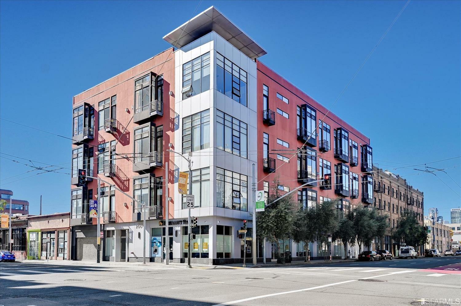 Property Photo: 200 Townsend Street 22 CA 94107