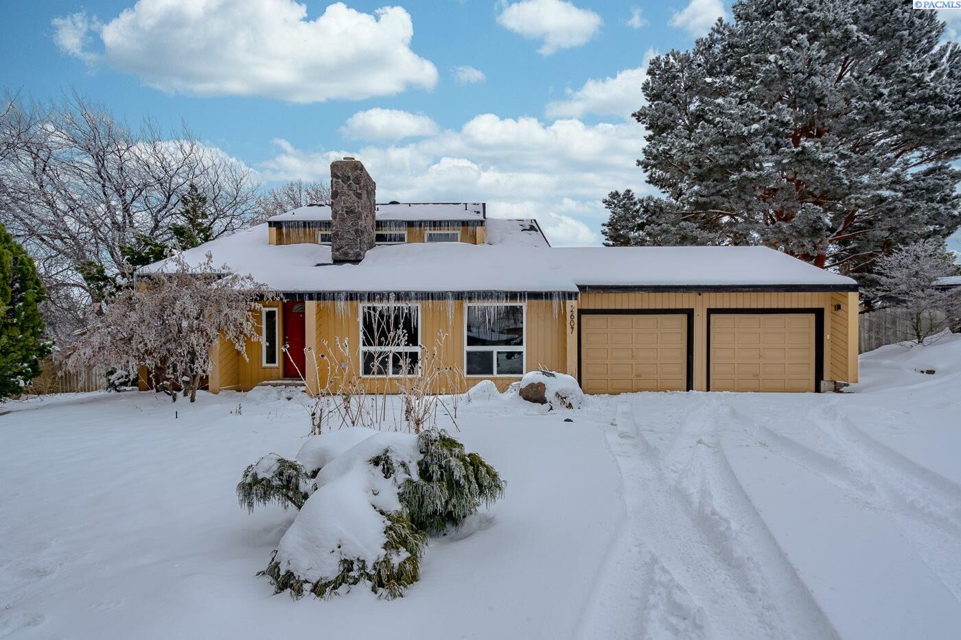 Property Photo: 2607 S Grant Ct WA 99338