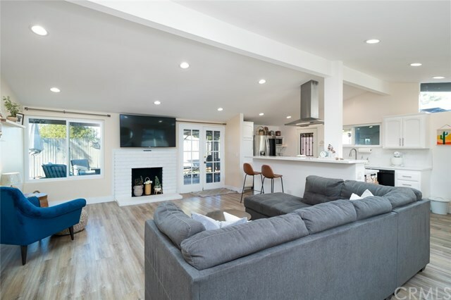 Property Photo:  1103 W Walnut Avenue  CA 92868 