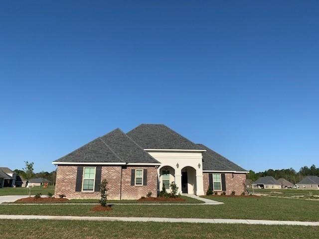 Property Photo: 454 Saw Grass Loop LA 70435