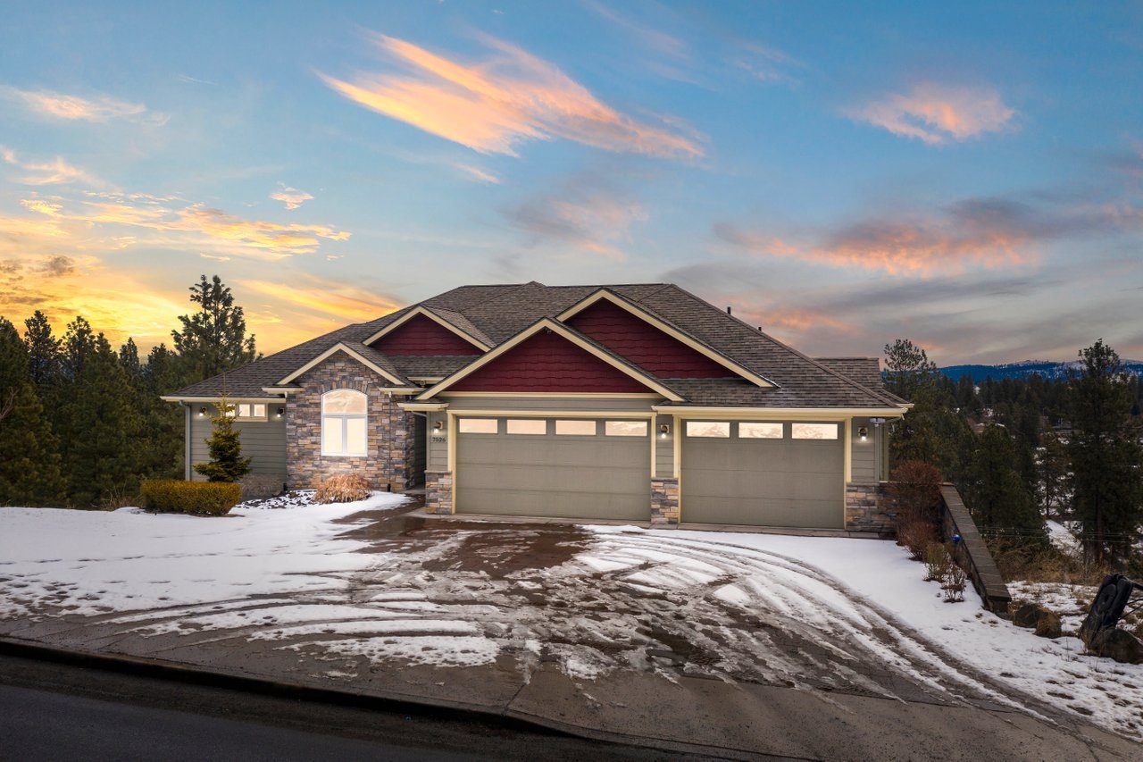 Property Photo: 7526 N Cedar Rd WA 99208