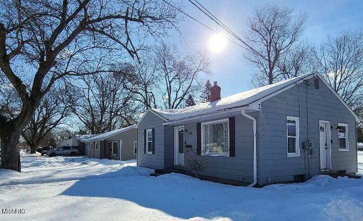 Property Photo:  2706 Glendale Boulevard  MI 49004 