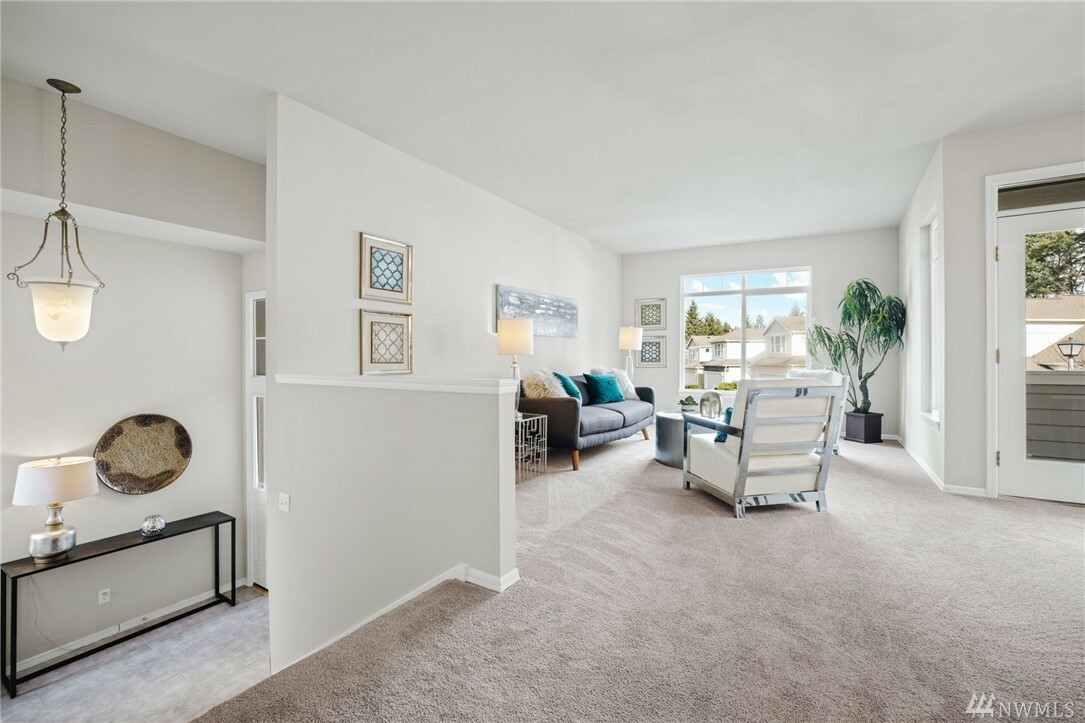 Property Photo: 11419 NE 117th St 41 WA 98034