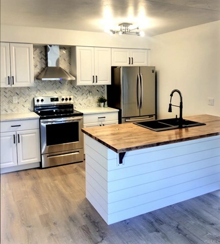 Property Photo:  3982 Valeta 261  CA 92110 