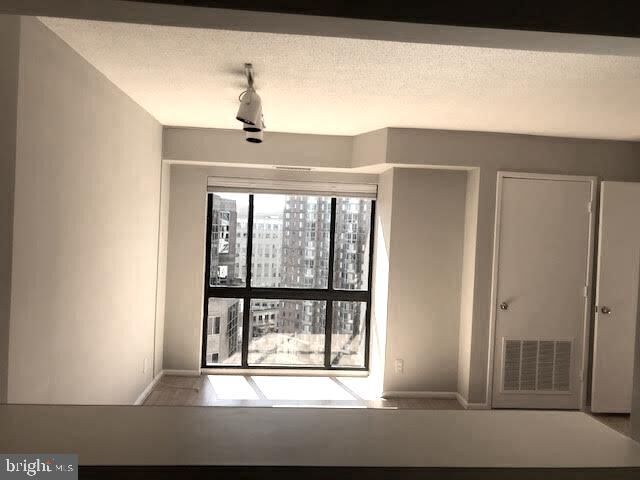 Property Photo:  900 N Stafford Street 1601  VA 22203 